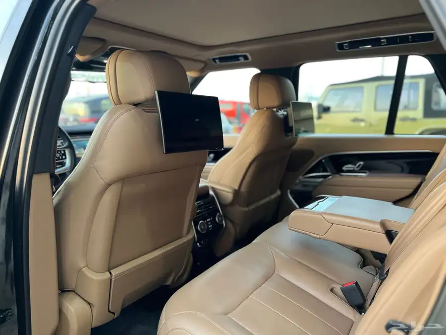 رنج روفر فوج HSE v8 موديل 2023 16