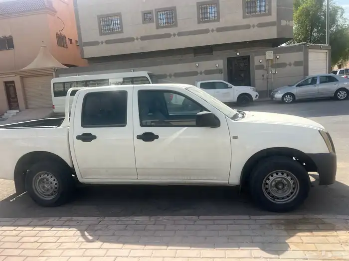 وانيت ايسوزو 2007 0