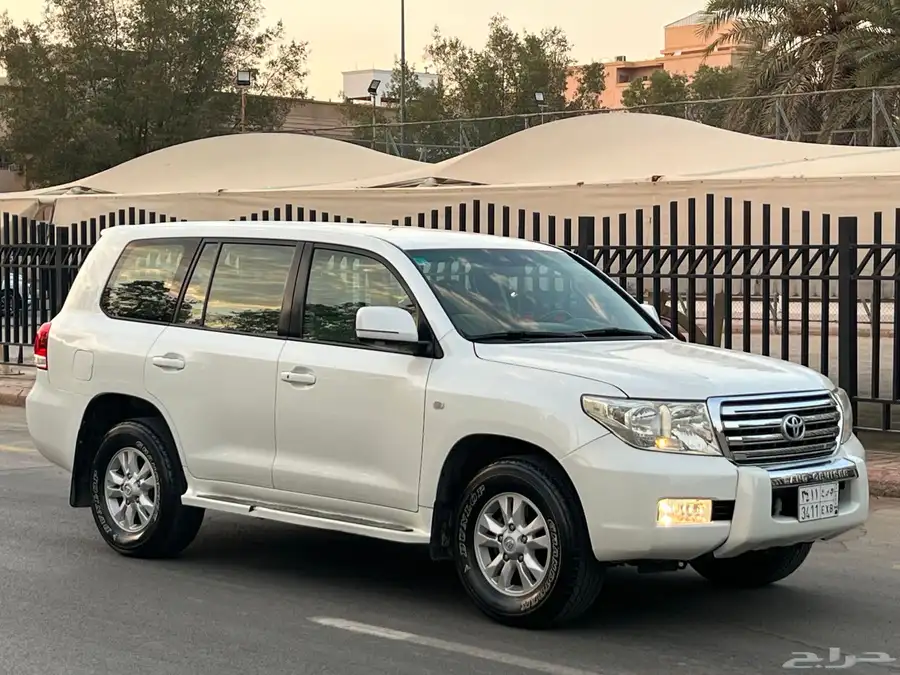 للبيع جيب لاندكروزر ((GXR 2011 نظيف جدا )) 21