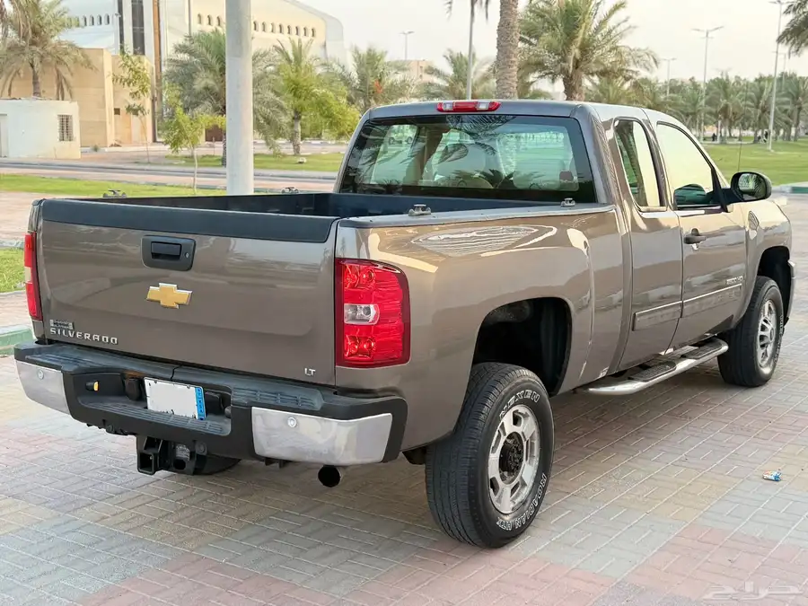 سلفرادو 2013 غماره ونصف LT دبل HD2500 للبيع نضييف 8