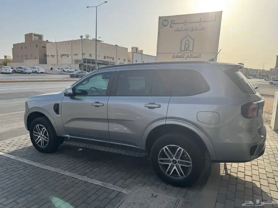 Ford Everest XLS Petrol 4WD 2024 Model - 2025 Registered 8