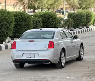 كرايزلر C300 2021 6