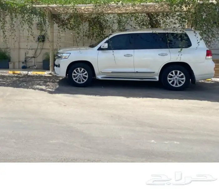 لاندكروزر 2017 1