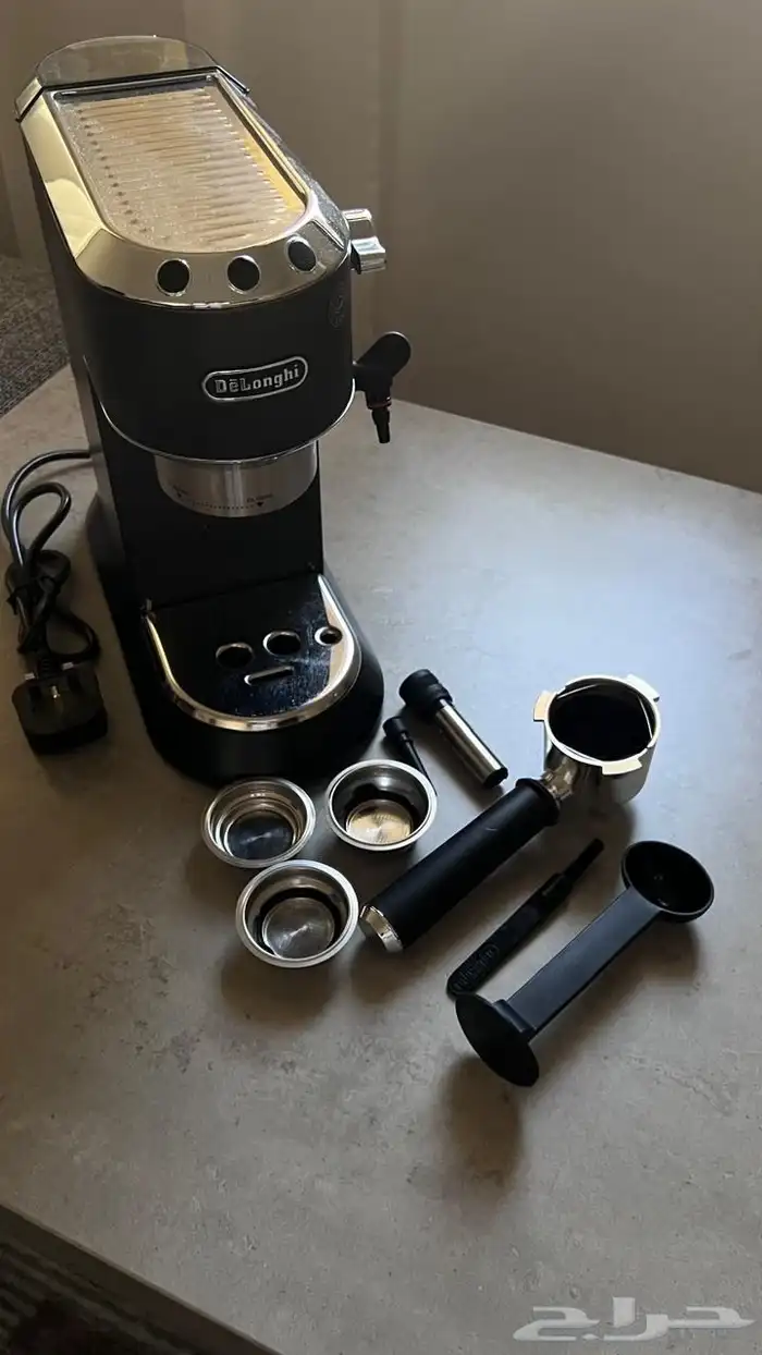 الة صنع الاسبريسو من Delonghi 0