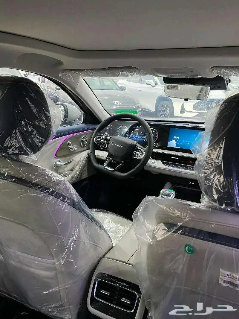 شيري اريزو 8 لاكجيرى وكمفورت 2025 سفنز التجارية للسيارات 5