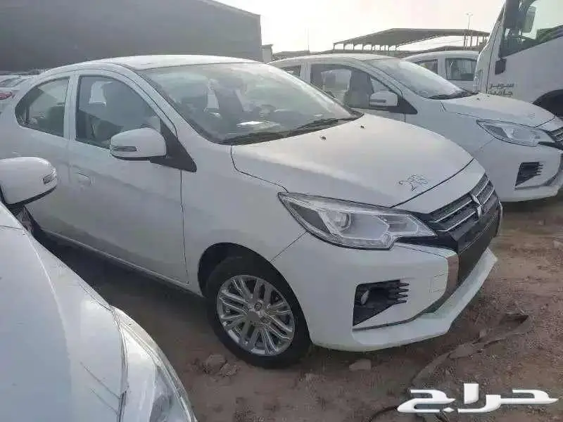 ميتسوبيشي أتراج GLX بنزين 2024 - عروض الأقساط 3