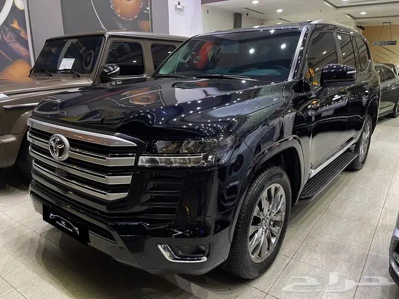 تويوتا - لاندكروزر جي اكس ار - 2024 GXR 4 عبداللطيف جميل 1
