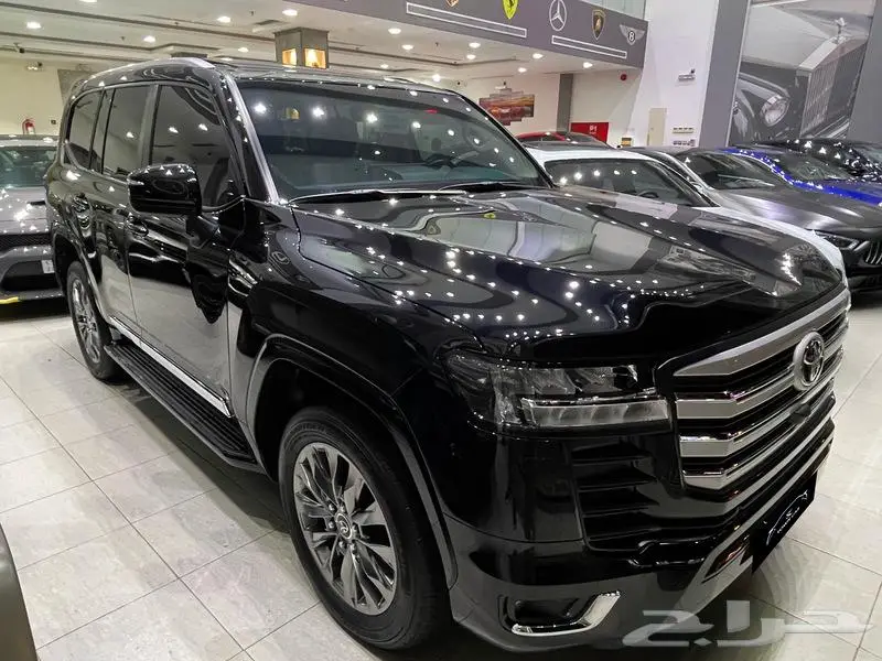 تويوتا - لاندكروزر جي اكس ار - 2024 GXR 4 عبداللطيف جميل 2