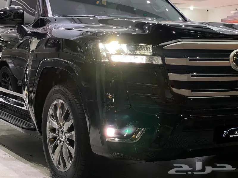 تويوتا - لاندكروزر جي اكس ار - 2024 GXR 4 عبداللطيف جميل 8