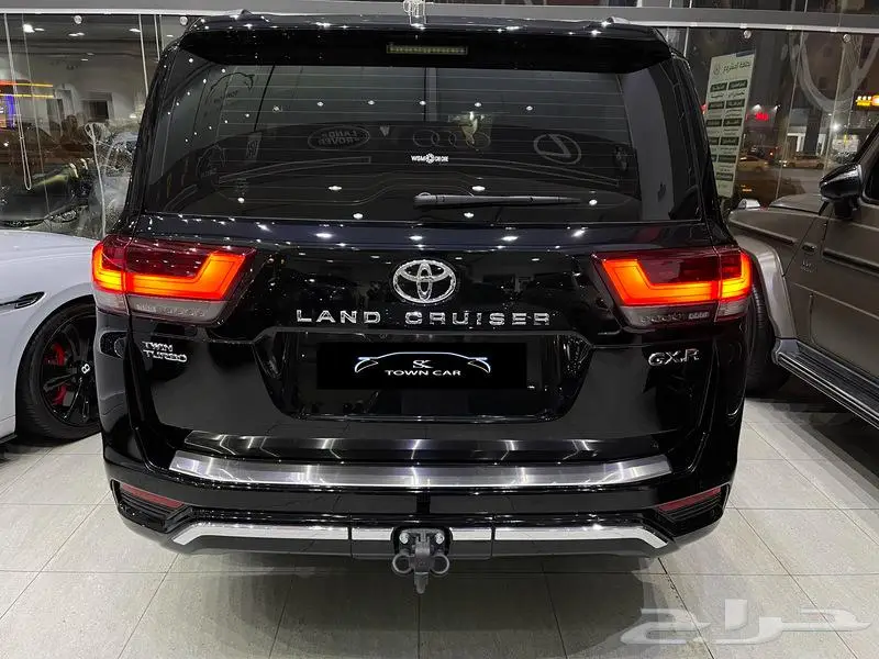 تويوتا - لاندكروزر جي اكس ار - 2024 GXR 4 عبداللطيف جميل 3