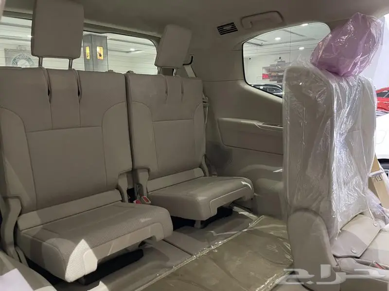 تويوتا - لاندكروزر جي اكس ار - 2024 GXR 4 عبداللطيف جميل 39