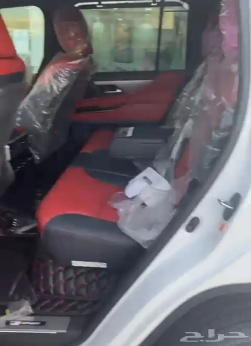 لكزس lx 600-2025 اف سبورت ماشي 26 الف اول مالك 5