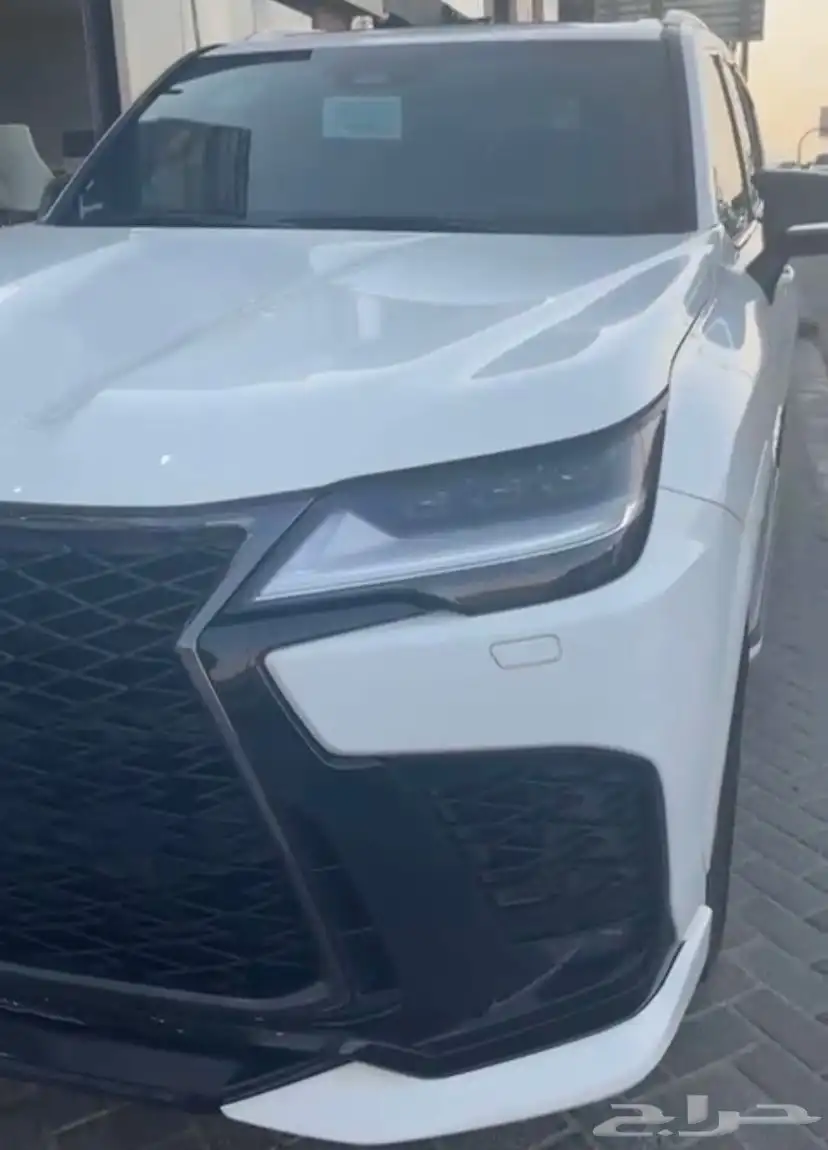 لكزس lx 600-2025 اف سبورت ماشي 26 الف اول مالك 0