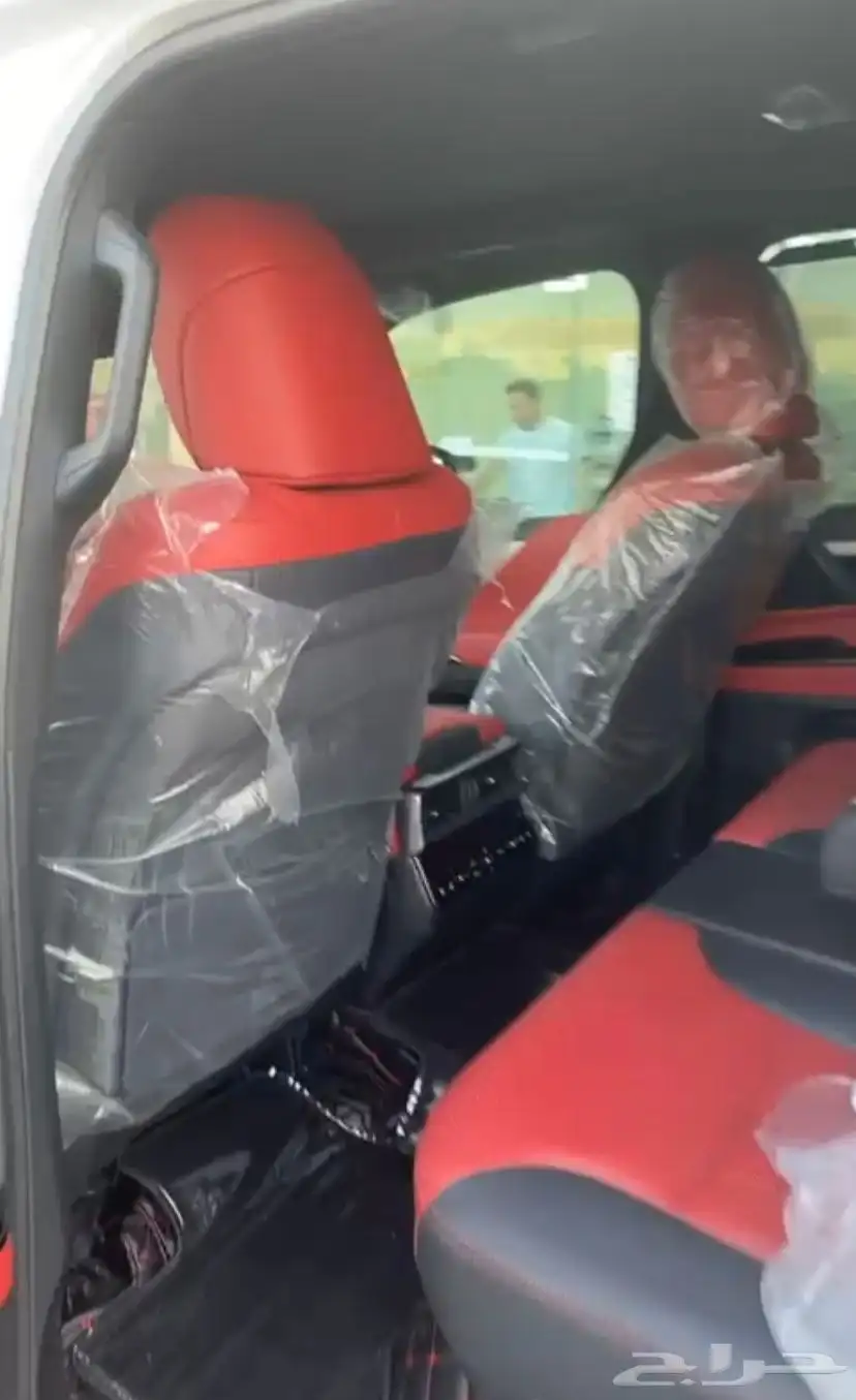 لكزس lx 600-2025 اف سبورت ماشي 26 الف اول مالك 4