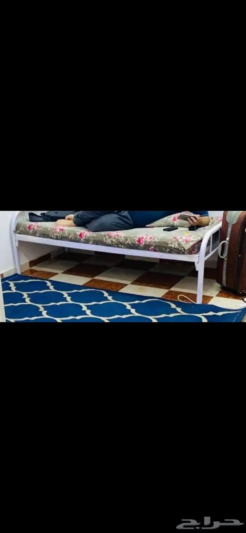 2 سرير حديد بحاله ممتازه و 2 دولاب و غساله هدوم و مكتب 2