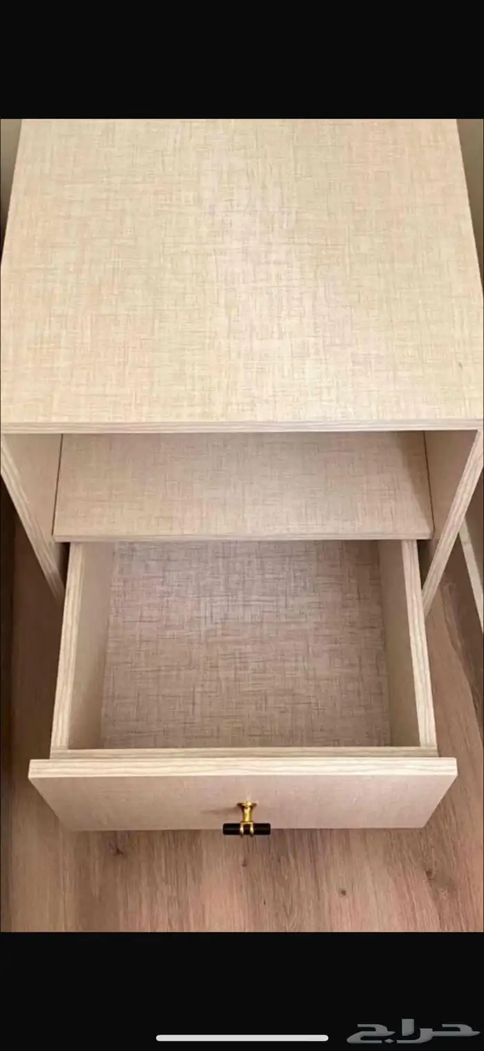 2 كومدينه و2 ساعه حائط 2