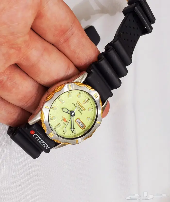 ساعة سيتيزن مضيئة بسفوري بالف ريال 2