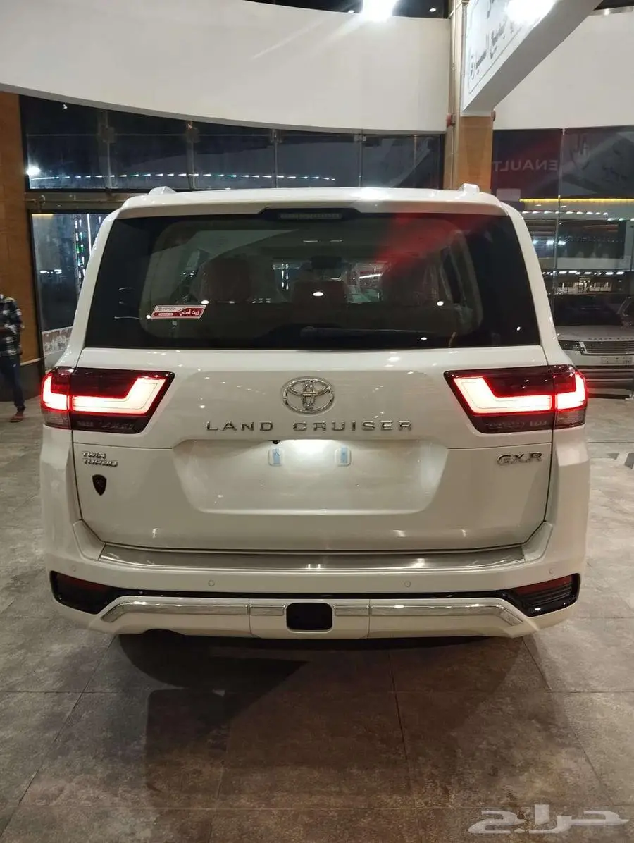 تويوتا لاندكروزر GXR L5 بنزين سعودي 2024 بطاقة جمركية 14