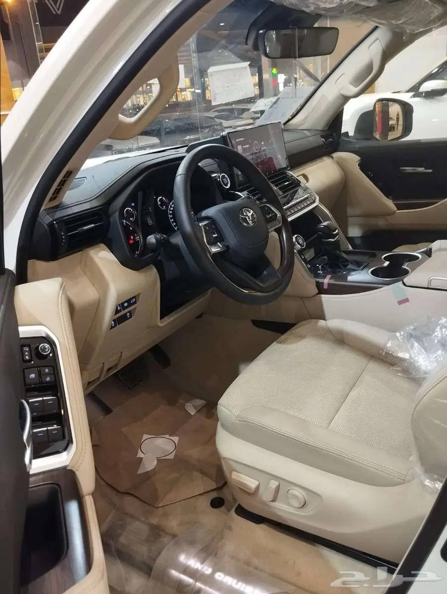 تويوتا لاندكروزر GXR L5 بنزين سعودي 2024 بطاقة جمركية 9
