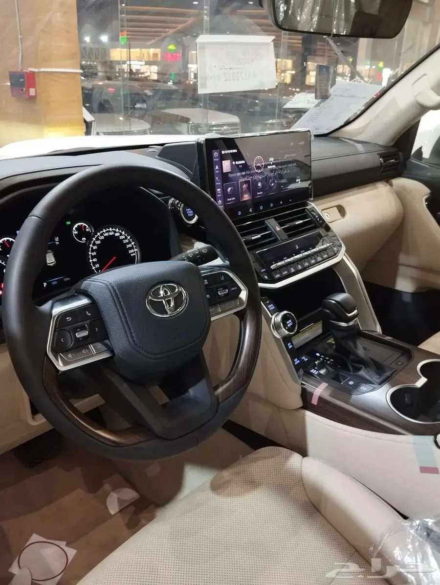 تويوتا لاندكروزر GXR L5 بنزين سعودي 2024 بطاقة جمركية 8