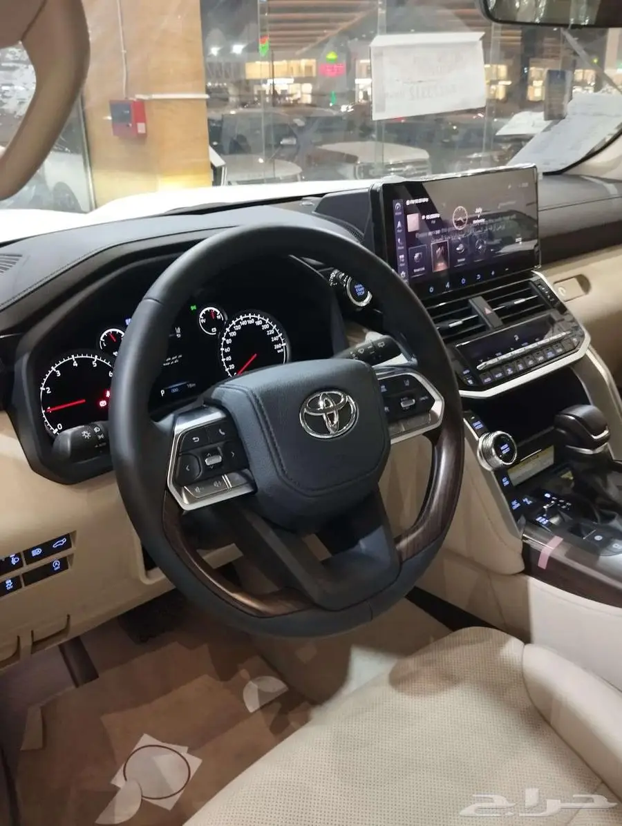 تويوتا لاندكروزر GXR L5 بنزين سعودي 2024 بطاقة جمركية 5