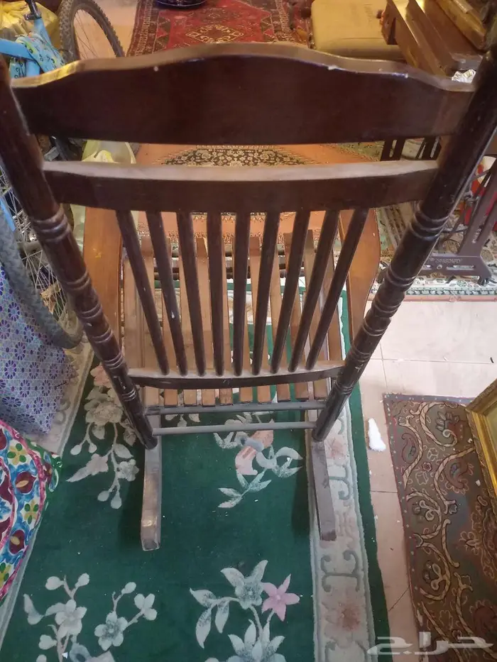 كرسي خشببي هزاز انتيك 3