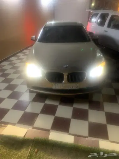 سياره بي ام دبليو 5