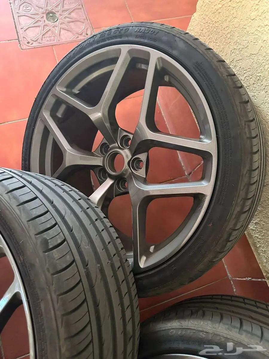 للبيع جنوط Z28 مع كفرات نظيفه 2