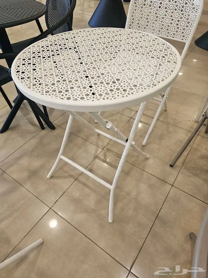 طاولات خارجية 5