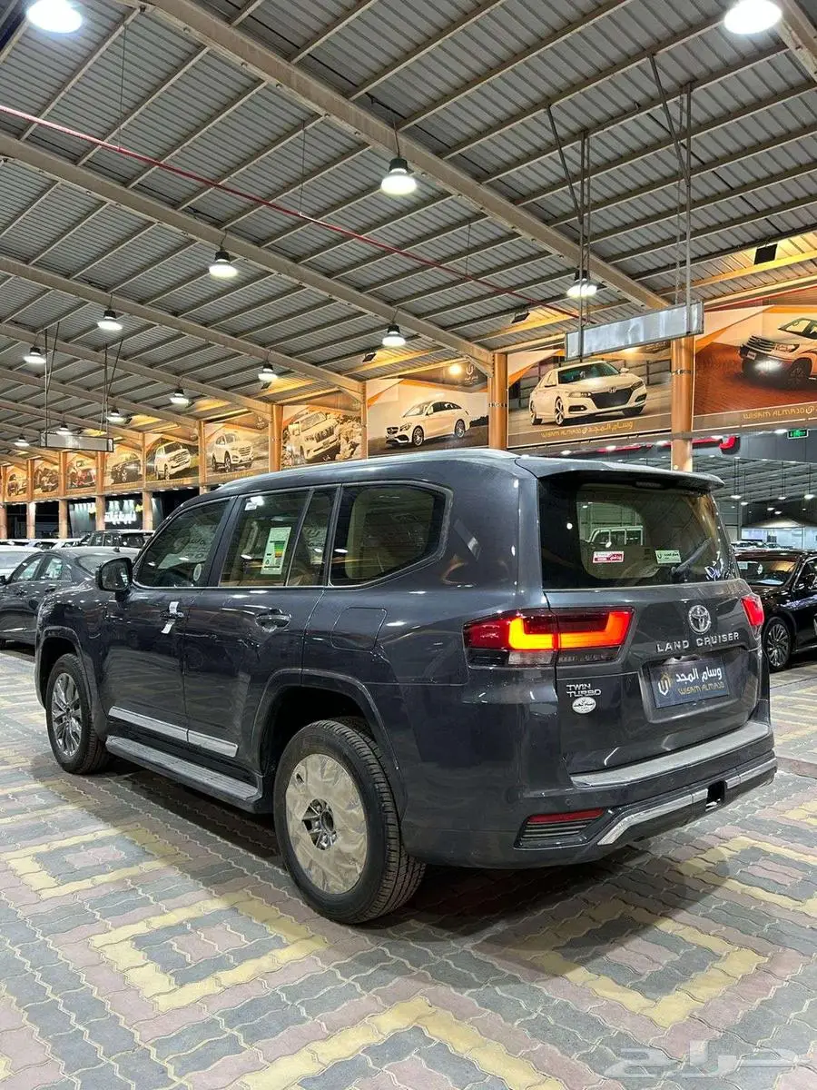 تويوتا لاندكروزر GXR L3 موديل 2024 كاش واجار منتهي بتمليك 8
