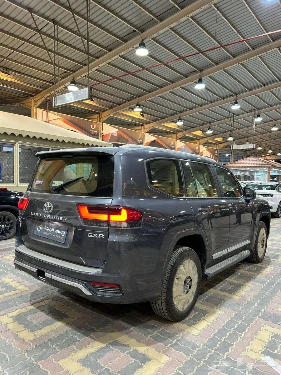 تويوتا لاندكروزر GXR L3 موديل 2024 كاش واجار منتهي بتمليك 11