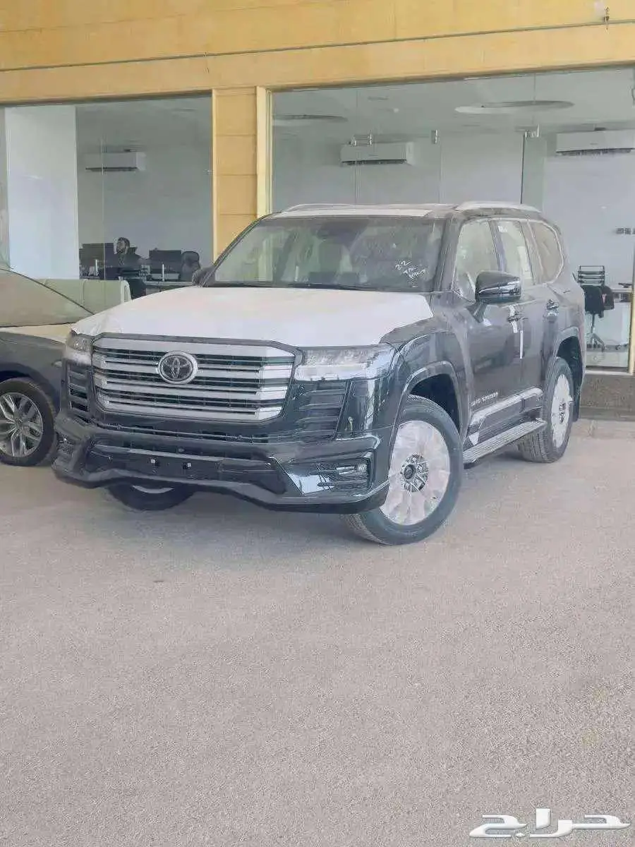 لاندكروزر جي اكس ار GXR L5 بنزين أسود خليحي 2024 لدى الحسن 0