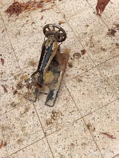 مكينه خياطه قديمه 0