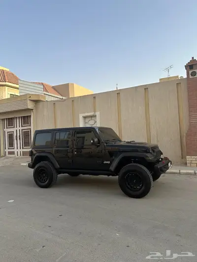 للبيع رانجلر JL اسود نظيف جدا  ممشى قليل 1