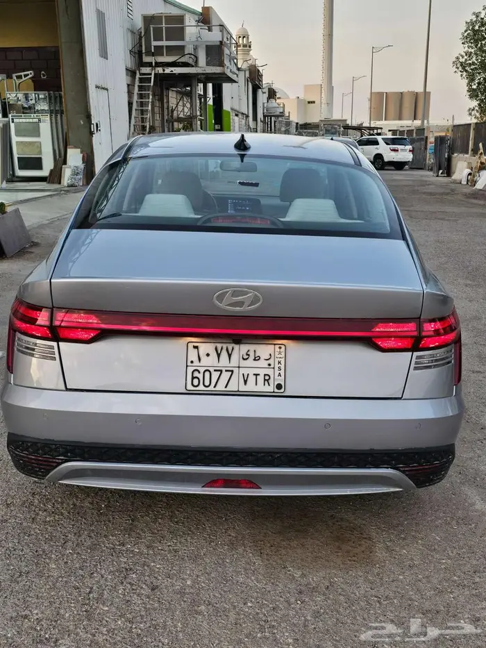 للبيع اكسنت 2024 2