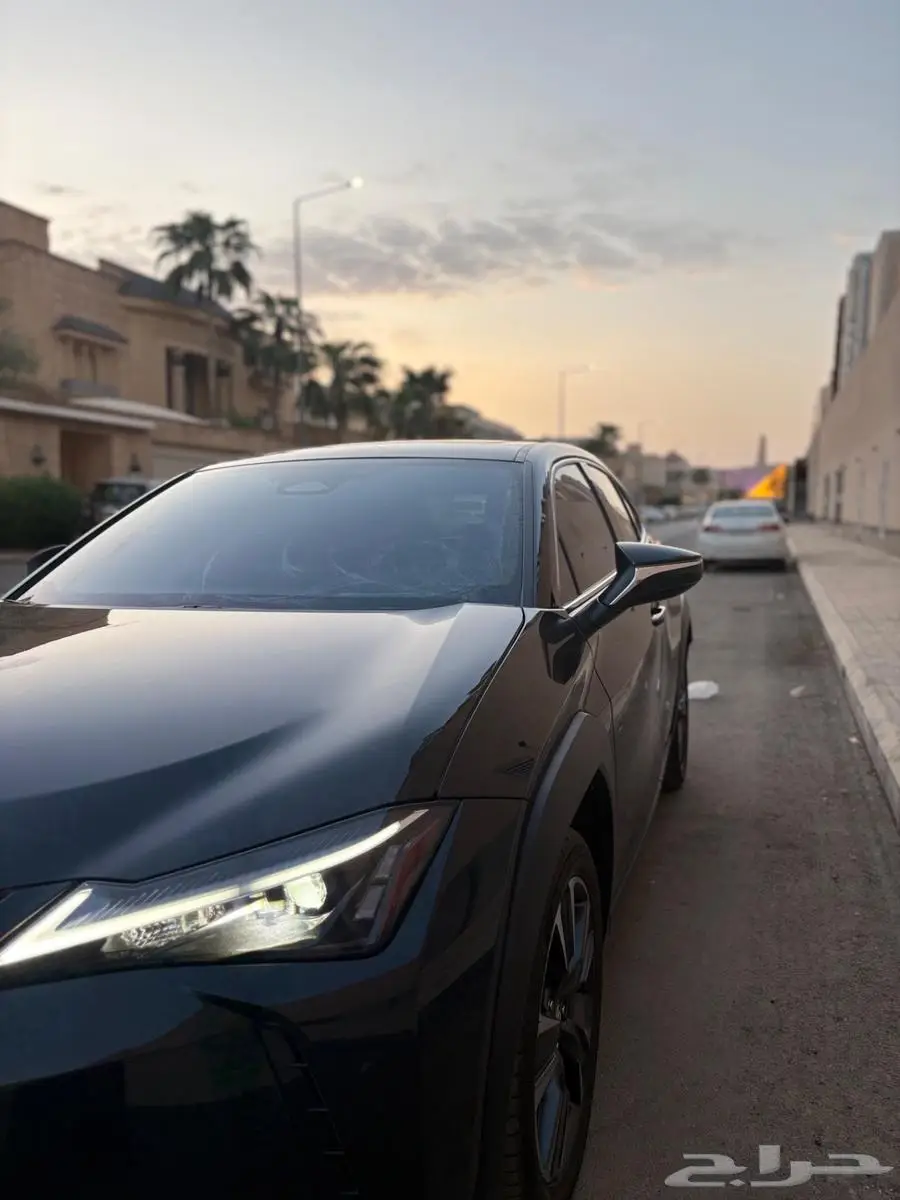 لكزس يو اكس 300 index