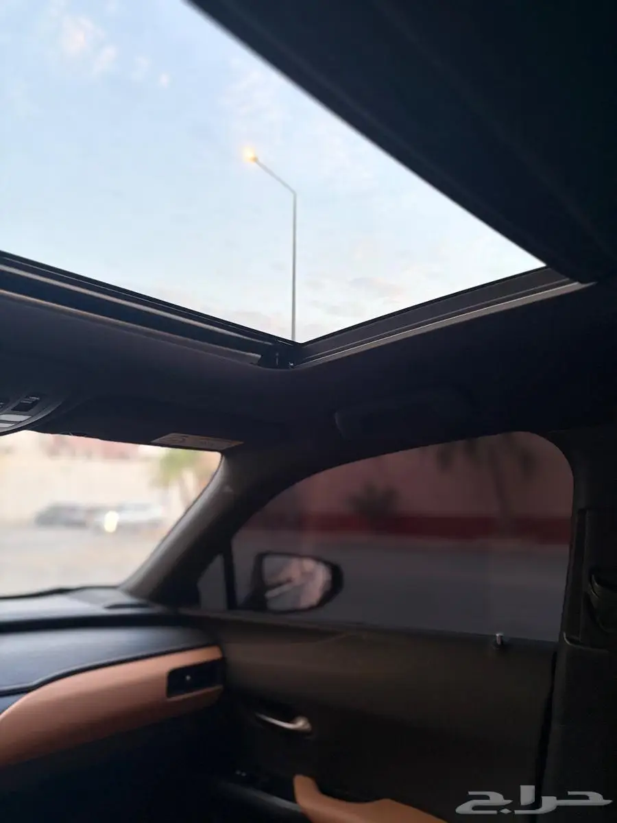 لكزس يو اكس 300 index