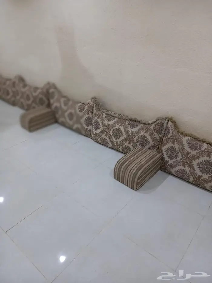 مجلس مساند ظهر عدد 15 مسندة و 4 مراكي 0
