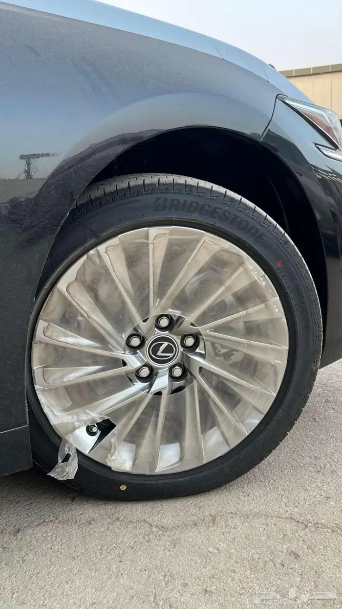 لكزس ES 350 CC سعودي 2025 اسود و ابيض - عرض الكاش 5