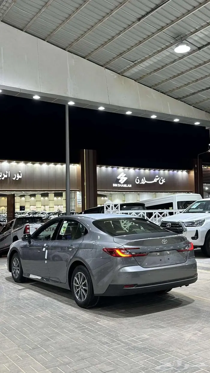 تويوتا كامري Eستاندر بنزين 10