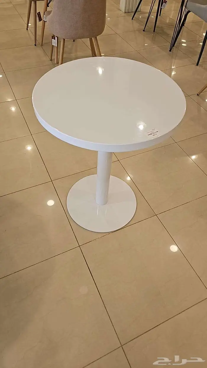 طاولات خارجية 10