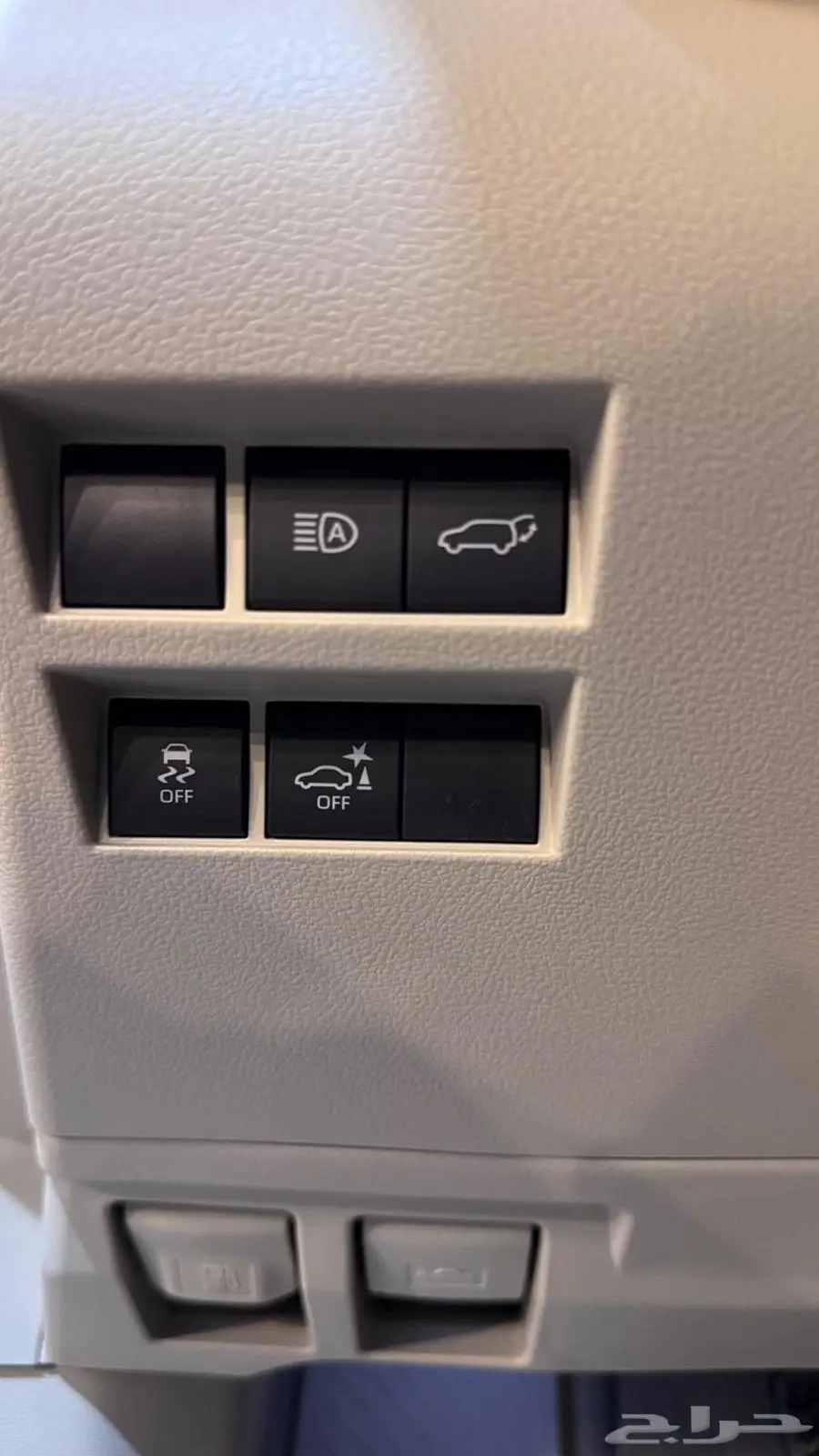 لأند كروزر Vxr نص فل بريمي 2025 10