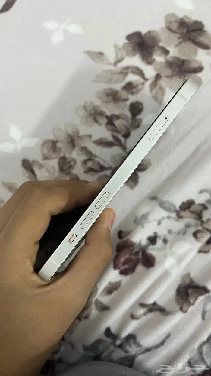 ايفون 13 ابيض 5