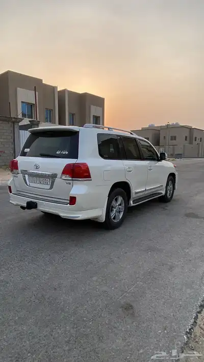 جيب تيوتا لندكروزر GXR فل2012 0