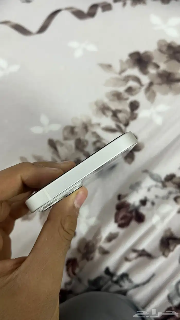 ايفون 13 ابيض 6