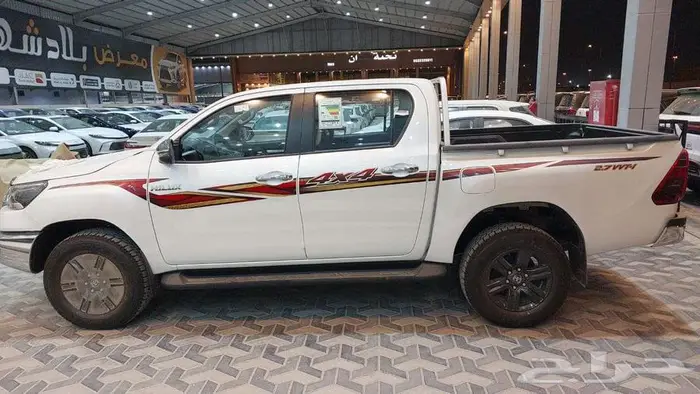 هايلوكس بنزين توماتيك 2025 خليجي فل كامل 12