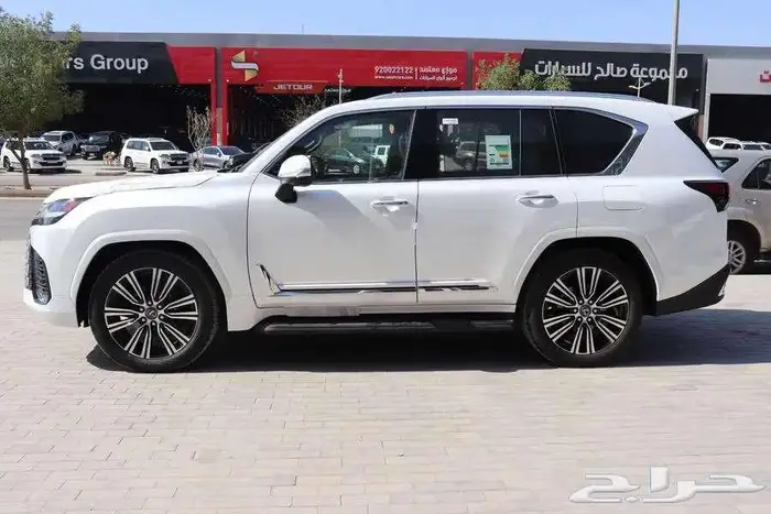 لكزس BB 7