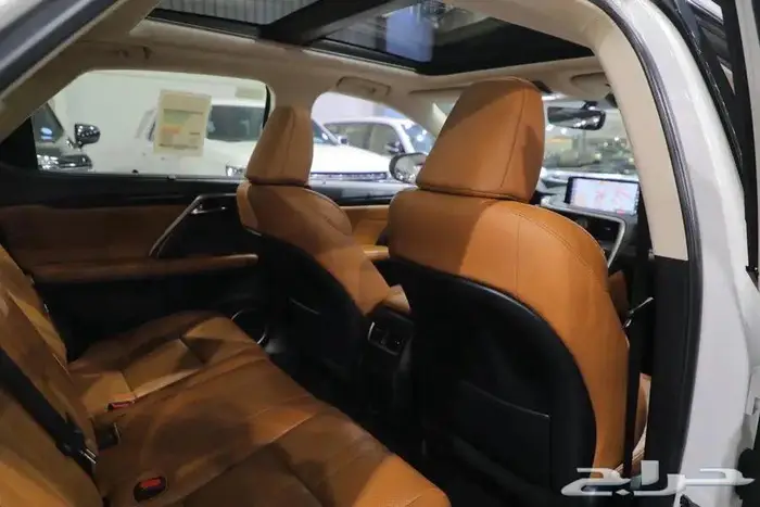 ليكزس RX 350 BB فل كامل بانوراما بنزين موديل 2022 9