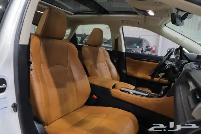 ليكزس RX 350 BB فل كامل بانوراما بنزين موديل 2022 17