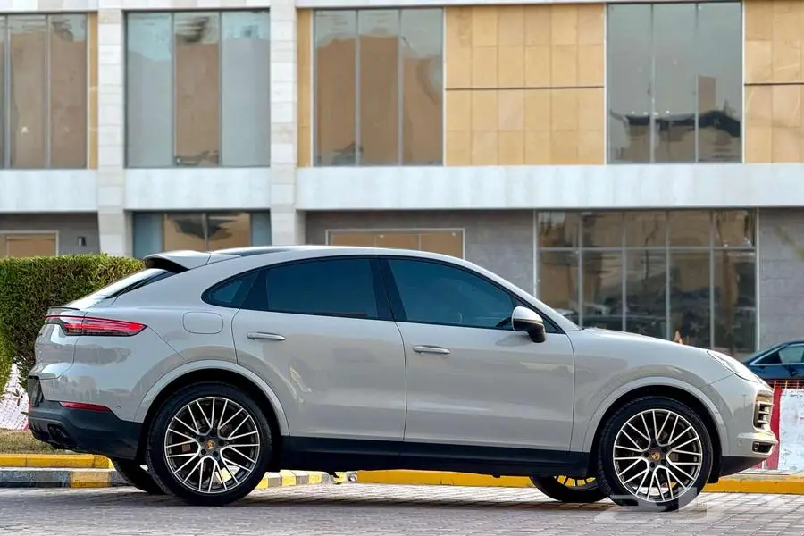 بورش كايين V6 2023 اسمنتي سعودي تحت الضمان 2